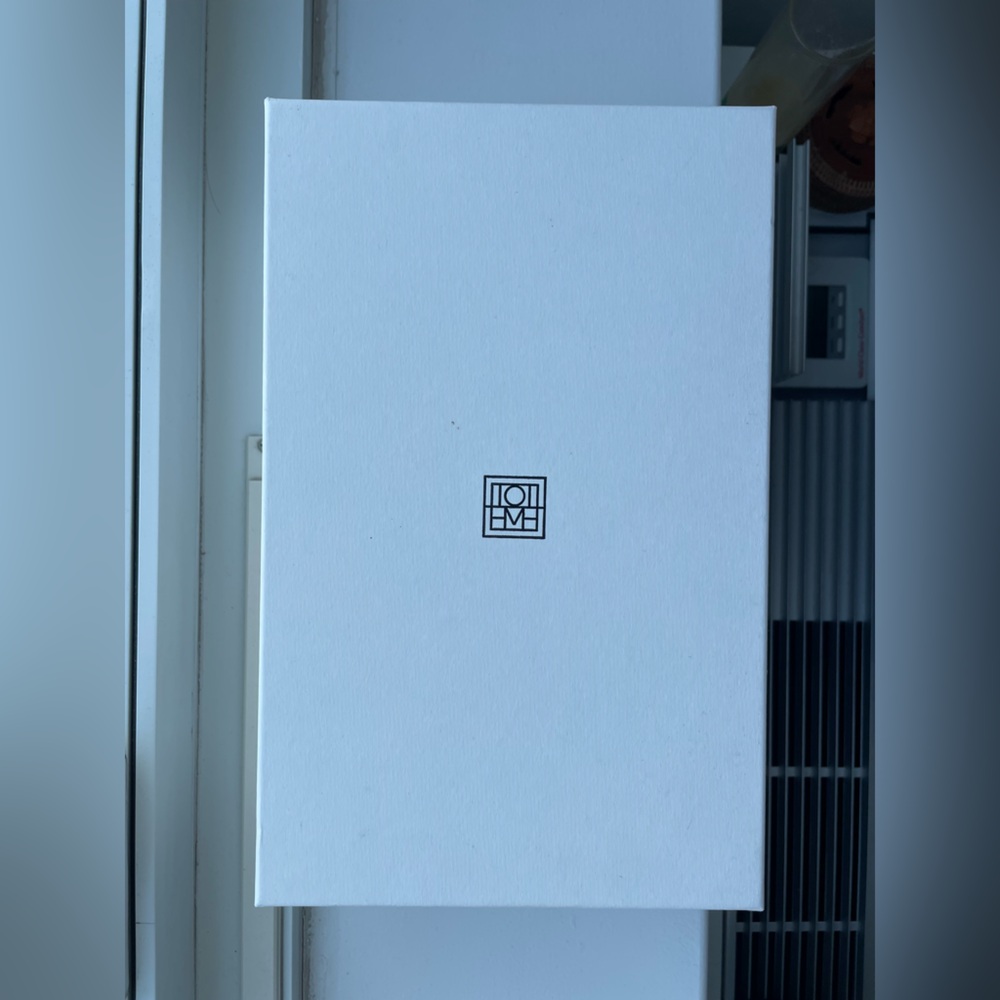 Toteme Everyday suede flats - Picture 2 of 10